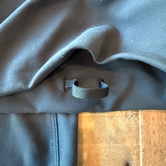 EUC Lululemon Leggings High Waist - Black, size 10 - Picture 5 of 5